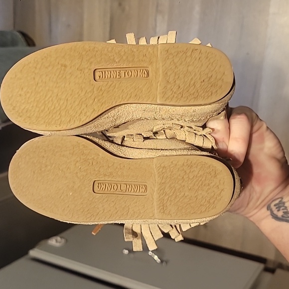 Minnetonka Leather Moccasin Boots For Girls Size 8 - Picture 3 of 5